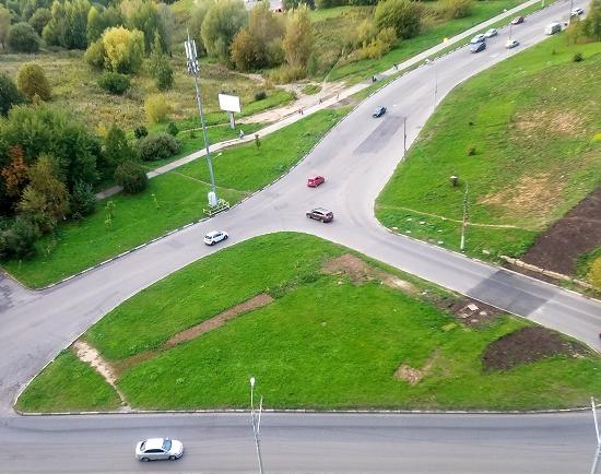 После очередного ДТП установят дорожные знаки на участке в Верхних Печерах Нижнего Новгорода