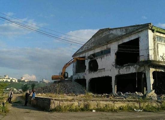 Снос пакгаузов начали на Стрелке в Нижнем Новгороде вопреки рекомендациям комиссии