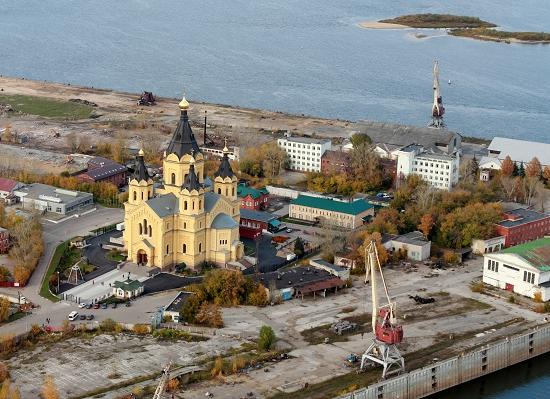 Группа нижегородцев требует сохранить портовые краны и пакгаузы на легендарной Стрелке