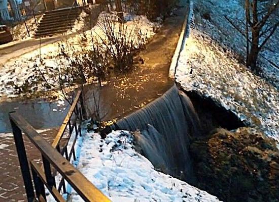 Водопад образовался на Федоровского в Нижнем Новгороде