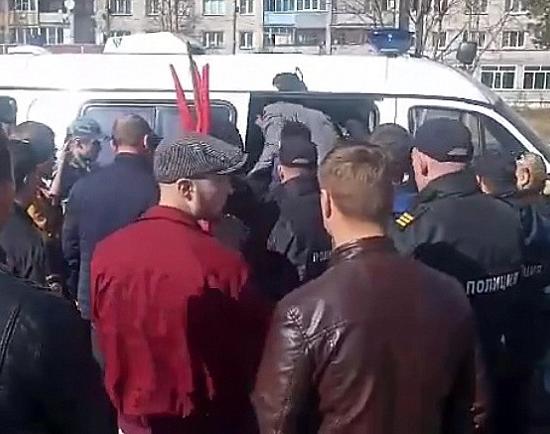 Пятеро активистов движения «Социальное действие» задержаны после митинга в Балахне