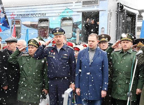 Нижегородцам показывали захваченную в Сирии технику и посвящали их детей в юнармейцы