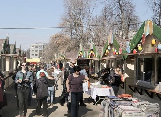 Мэрия умалчивает, чьи киоски стояли в сквере им.Горького Нижнего Новгорода, где после ярмарки обезображен газон