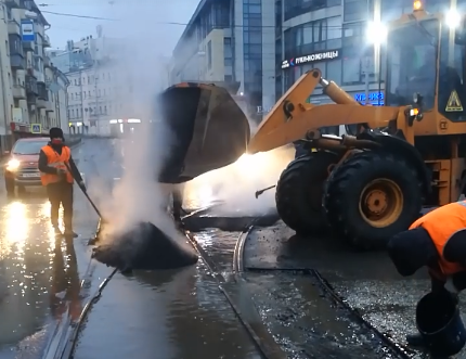 Традиционная укладка асфальта в лужи начата в Нижнем Новгороде